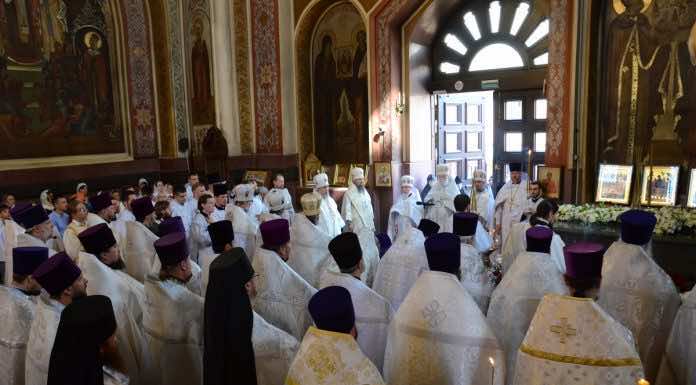 В Свято-Екатерининском соборе Краснодара почтили память митрополита Исидора