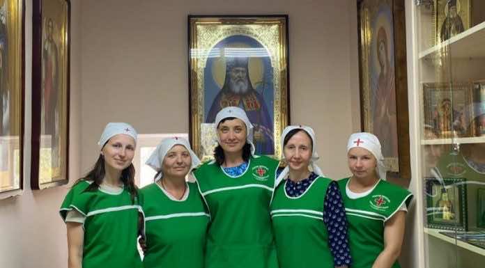 В Троицком храме Горячего Ключа благословили на служение сестер милосердия