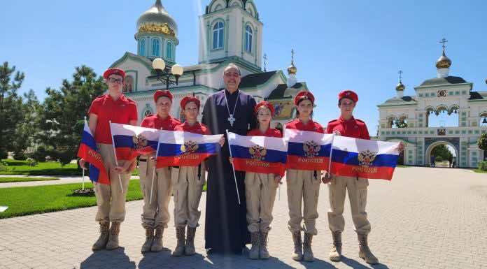Юнармейцы побывали в храме Святой Троицы станицы Динской