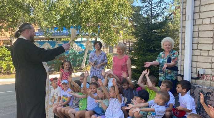 Духовенство Горячеключевского благочиния поздравило жителей района с праздником Преображения Господня