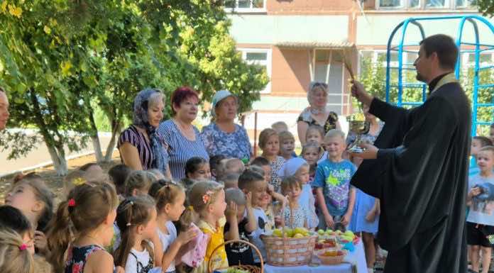 Священники посетили детские сады в праздник Преображения Господня