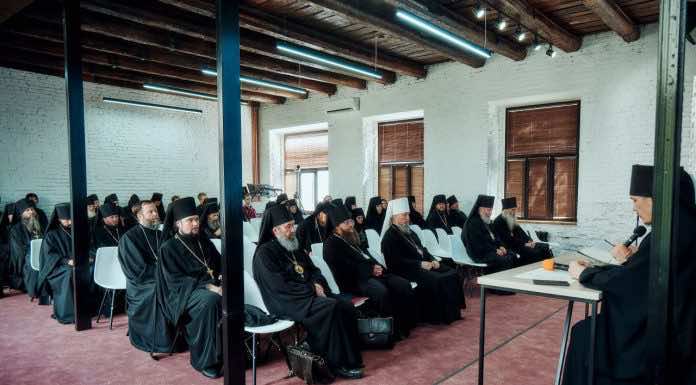 Митрополит Василий принял участие в круглом столе, посвященном монашескому служению