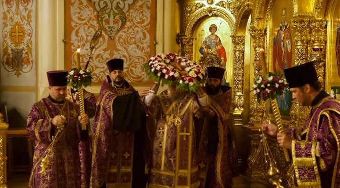ВИДЕОСЮЖЕТ. Архиерейские богослужения в честь праздника Воздвижения Креста Господня