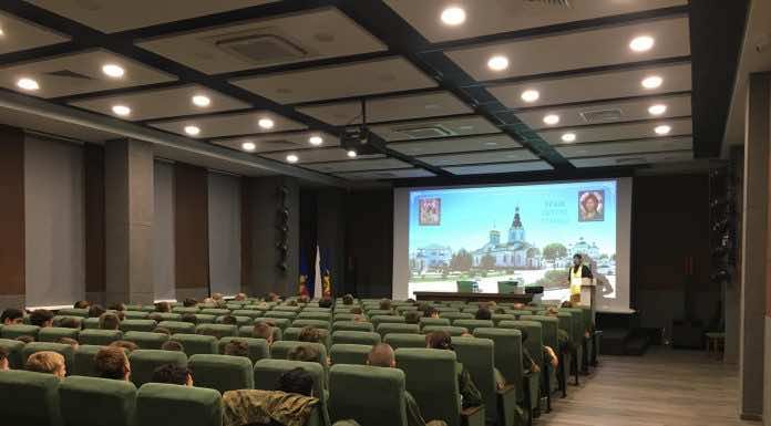 В центре «Патриот» станицы Старомышастовской прошла встреча воспитанников со священником