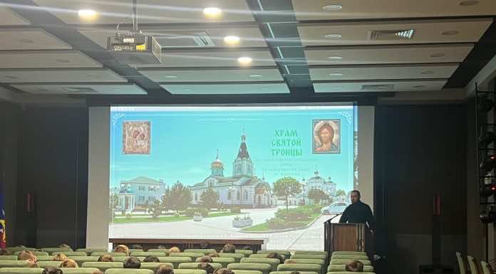 Помощник благочинного по миссионерской работе встретился с воспитанниками военно-патриотического центра