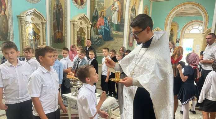 Ученики четвёртых классов школы № 1 станицы Динской посетили Введенский храм