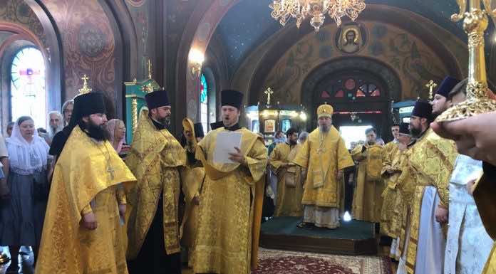 Видеосюжет. Литургия и молебен на начало учебного года в Свято-Троицком соборе Краснодара