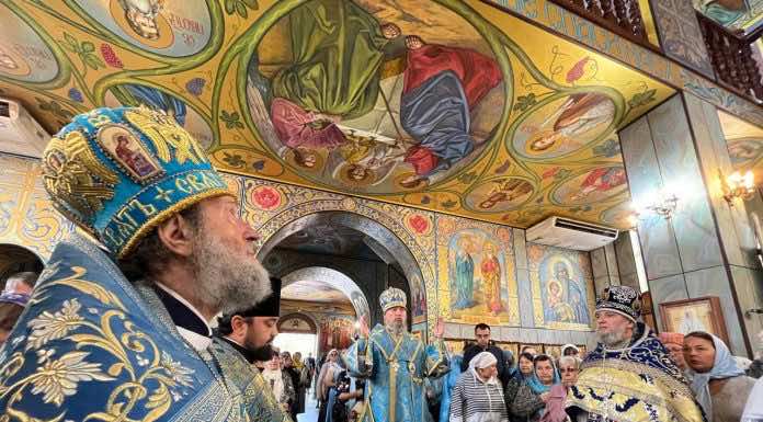 Митрополит Василий возглавил престольные торжества в храме Покрова Пресвятой Богородицы Краснодара