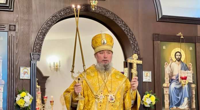 Митрополит Василий совершил воскресную Литургию в строящемся храме святых апостолов Петра и Павла