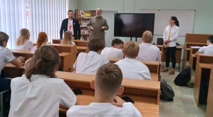 Благочинный принял участие в проведении урока семьеведения