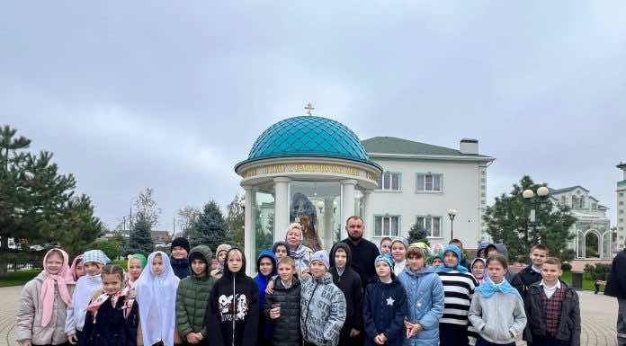 Экскурсия по храмовому комплексу для учащихся станицы Динской