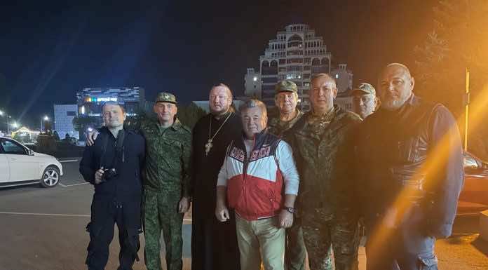 В Горячем Ключе благочинный благословил делегацию с гуманитарным грузом