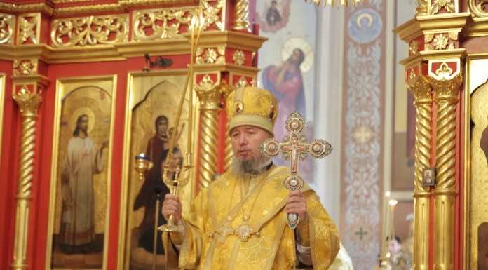 Митрополит Василий совершил Литургию в Свято-Екатерининском соборе Краснодара