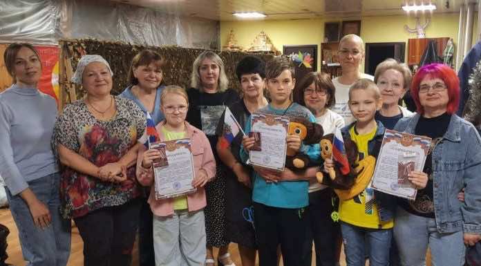 Награждение волонтёров воскресной школы краснодарского храма Покрова Пресвятой Богородицы