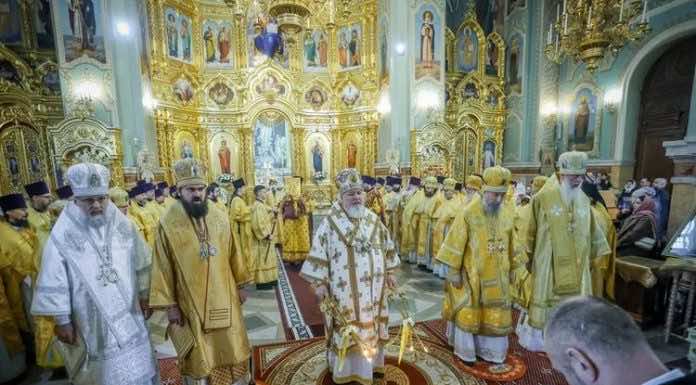 Глава Кубанской митрополии сослужил за Литургией митрополиту Ставропольскому и Невинномысскому Кириллу