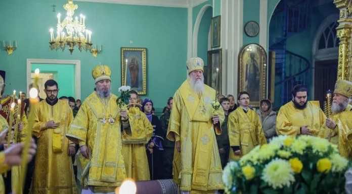 Митрополит Василий совершил Всенощное бдение в Андреевском соборе города Ставрополя