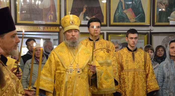 Митрополит Василий совершил Всенощное бдение в храме-часовне святого Александра Невского