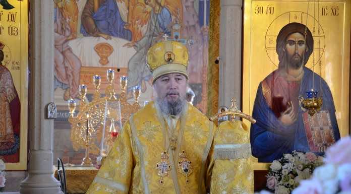 Митрополит Василий совершил воскресную Литургию в храме иконы Божией Матери «Неувядаемый Цвет»