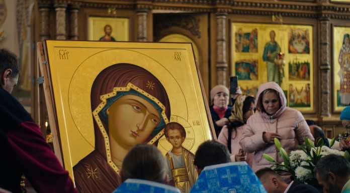 В микрорайоне Кирилла Россинского состоялся крестный ход