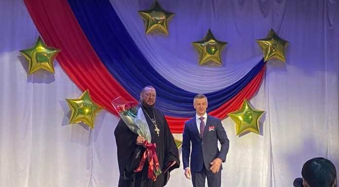 В Горячем Ключе благочинному вручили медаль за выдающийся вклад в развитие города