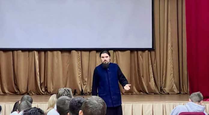 Диакон Родион Максимец встретился со студентами