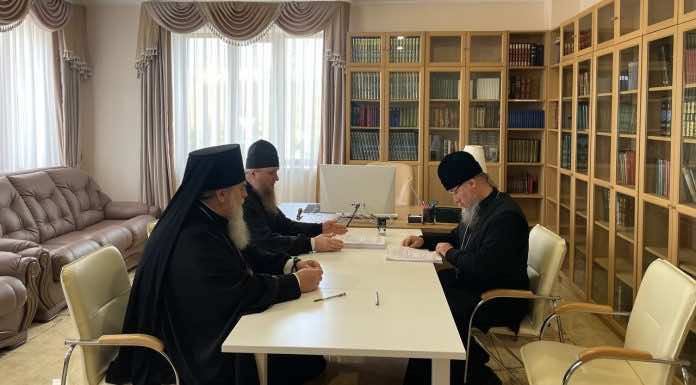 Митрополит Василий провел встречу с архиепископом Бежецким и Удомельским Каллистратом и епископом Новороссийским и Геленджикским Сергием