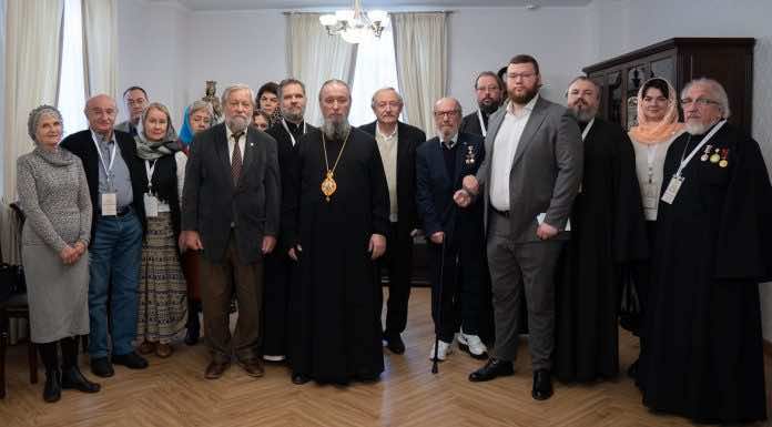 Митрополит Василий встретился с участниками XXVI Международного кинофестиваля «Вечевой колокол»