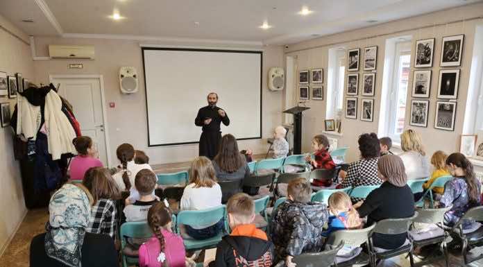 В «Семейном киноклубе» при Свято-Ильинском храме обсудили духовный смысл сказки «Снежная королева»