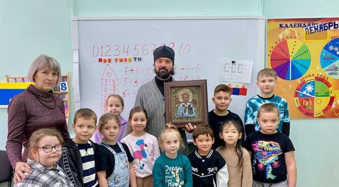 В Доме творчества ст. Пластуновской прошла встреча со священником