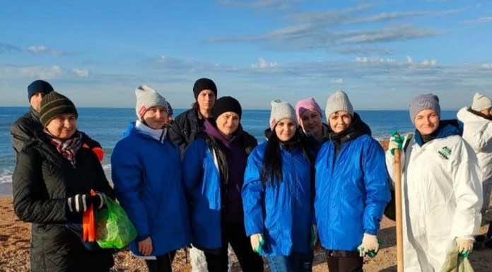 Вера и единство против экологической угрозы: православные помогают очистить побережье Анапы