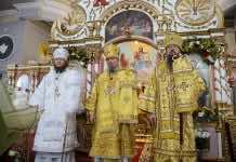 Глава Кубанской митрополии совершил Божественную литургию в Свято-Никольском соборе г. Ейска