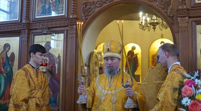 Митрополит Василий возглавил престольный праздник в Свято-Никольском храме станицы Северской