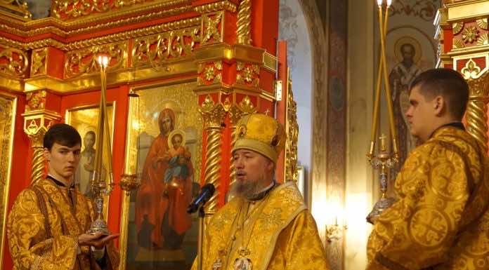 Митрополит Василий совершил Божественную литургию в кафедральном соборе Краснодара