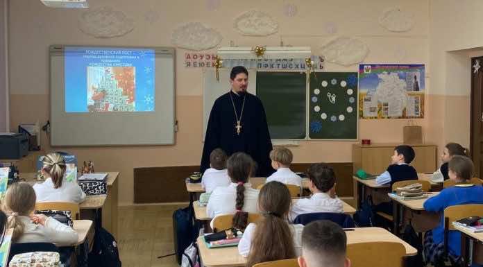 Протоиерей Константин Ланцов провел беседу о Рождестве Христовом