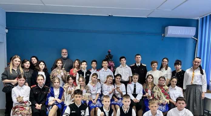 В школе станицы Северской прошел Рождественский вечер