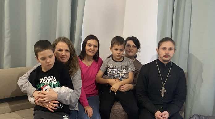 Священник Андреевского храма посетил дом для особенных детей