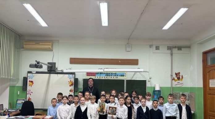 Священник провел встречу, посвященную святому благоверному Александру Невскому