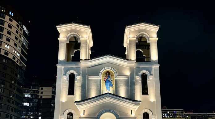 Митрополит Василий совершил Всенощное бдение в Свято-Андреевском храме Краснодара