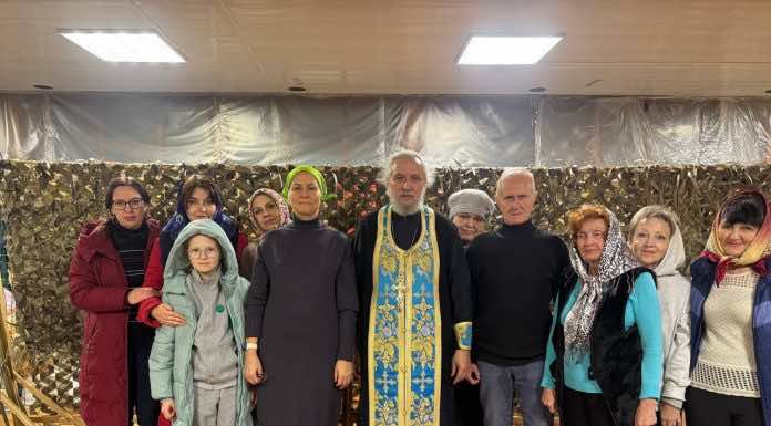 Настоятель Покровского храма протоиерей Геннадий Волков совершил освящение гуманитарного груза