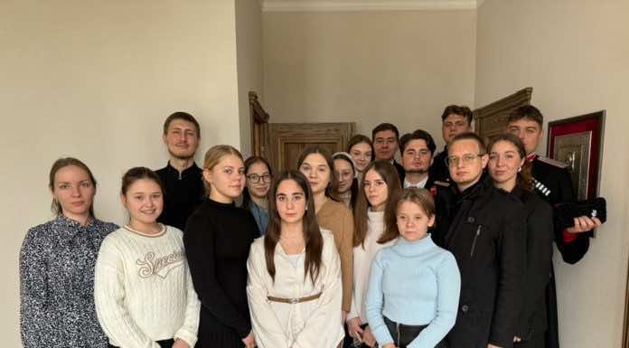 В Свято-Сергиевском храме прошла встреча молодёжного клуба с Казачьей сотней Кубанского государственного университета и Братством академистов Екатеринодара