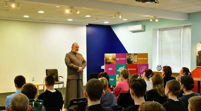 Благочинный встретился со студентами Краснодарского краевого колледжа культуры