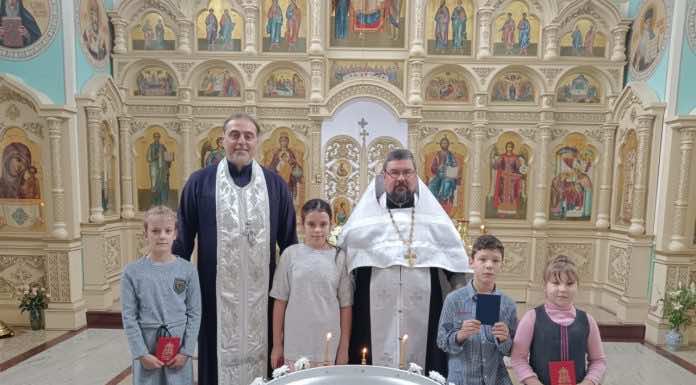 В станице Динской состоялось крещение детей из социального центра для несовершеннолетних «Островок»