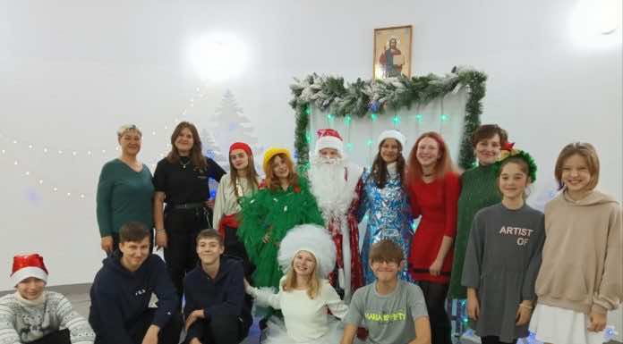 В Троицком храме начала работу Рождественская ярмарка и состоялась новогодняя встреча