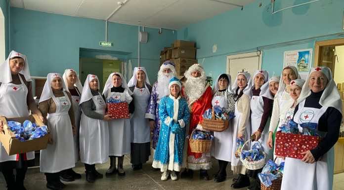 В праздник Рождества Христова члены общества милосердия Троицкого храма посетили городскую больницу