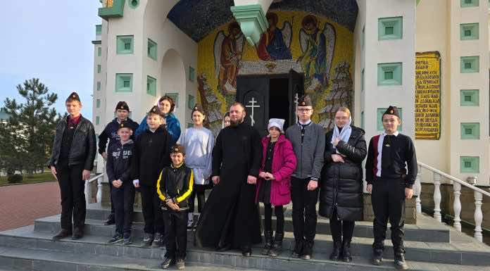 Школьники посетили с экскурсией храмы станицы Динской