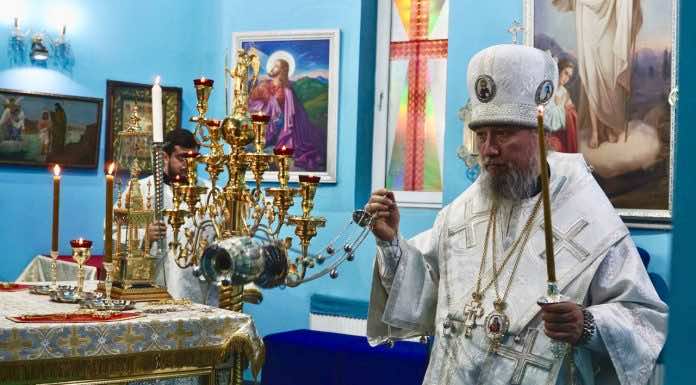 Митрополит Василий совершил всенощное бдение в храме Рождества Пресвятой Богородицы станицы Старокорсунской