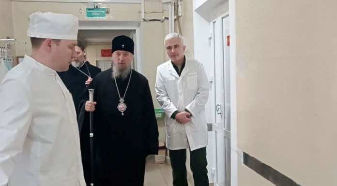 Митрополит Василий посетил Краснодарский военный госпиталь
