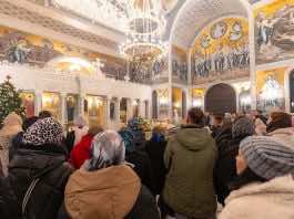 В храме апостолов Петра и Павла впервые прошли богослужения в верхнем приделе