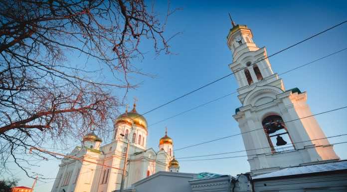 Митрополит Василий сослужил за Всенощным бдением главе Донской митрополии