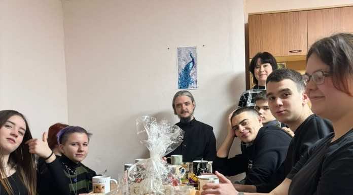 В молодежном клубе «Серафим» прошла встреча, посвященная Сретению Господню и Дню православной молодежи